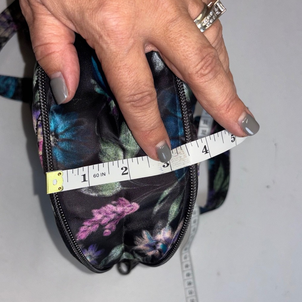 Lug Swivel | Convertible Quilted | Floral Bloom Crossbody Bag Adjustable Strap - Picture 14 of 15